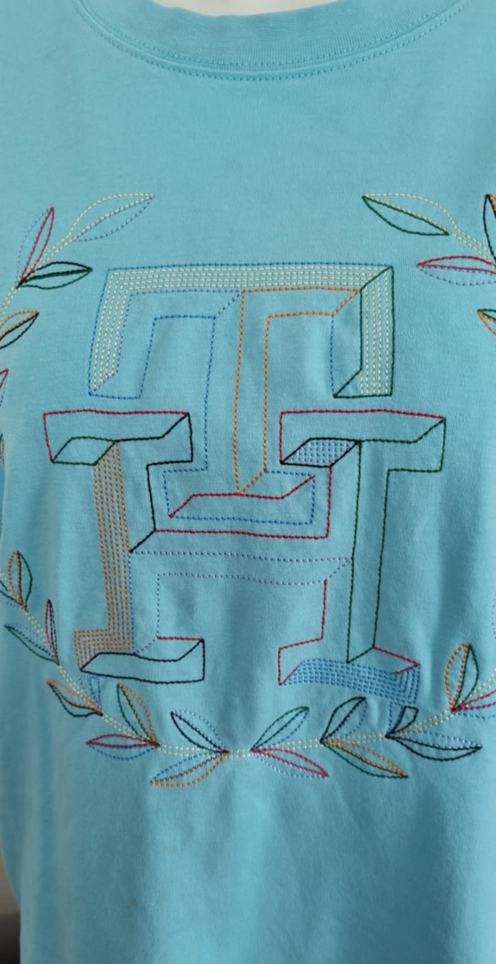 Tommy Hilfiger Monogram Tee, Size Medium